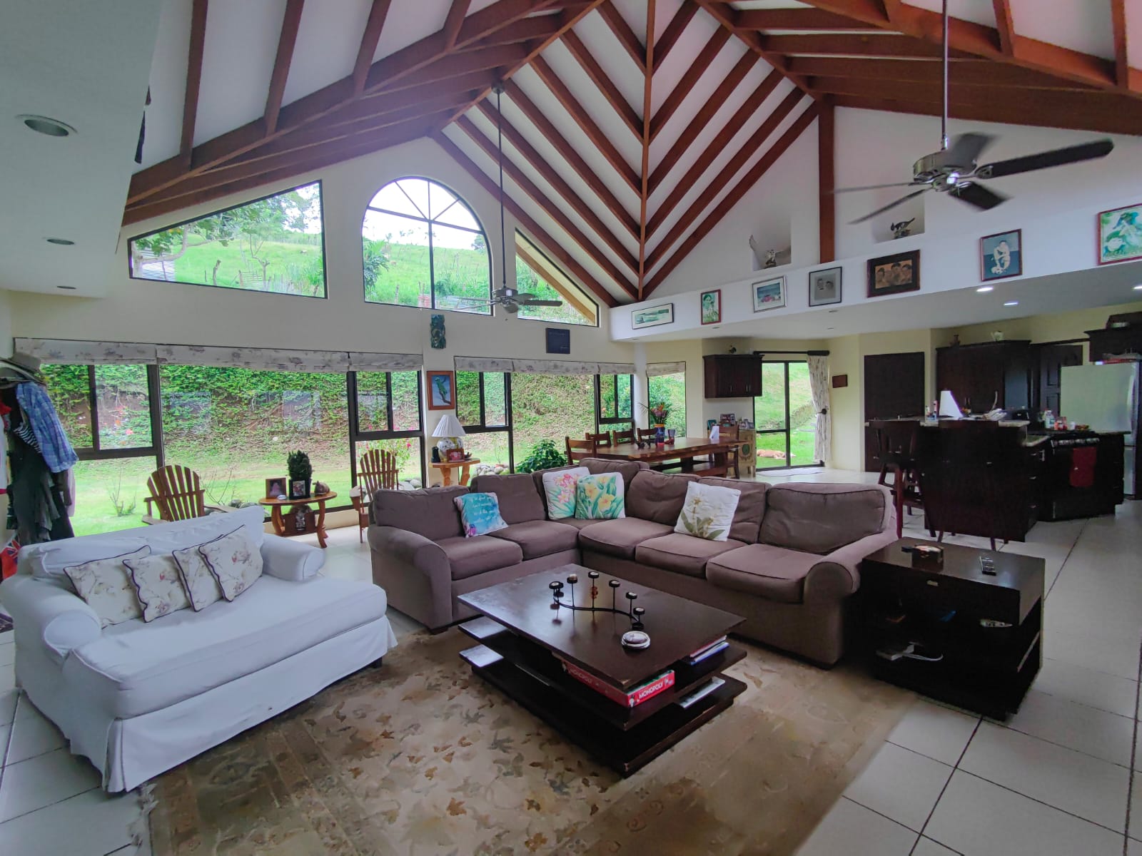 Sprawling, 2 BD/2 BA Home+Office+Apt+Stables+Green House in Tronadora photo 9