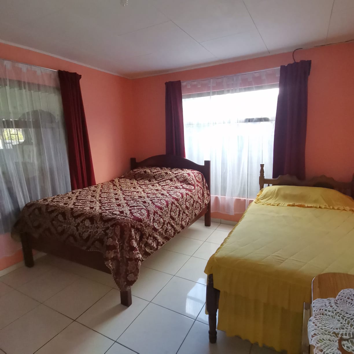 Lovely 2  Story Home + 2 Rental Cabins near Downtown Nuevo Arenal photo 13