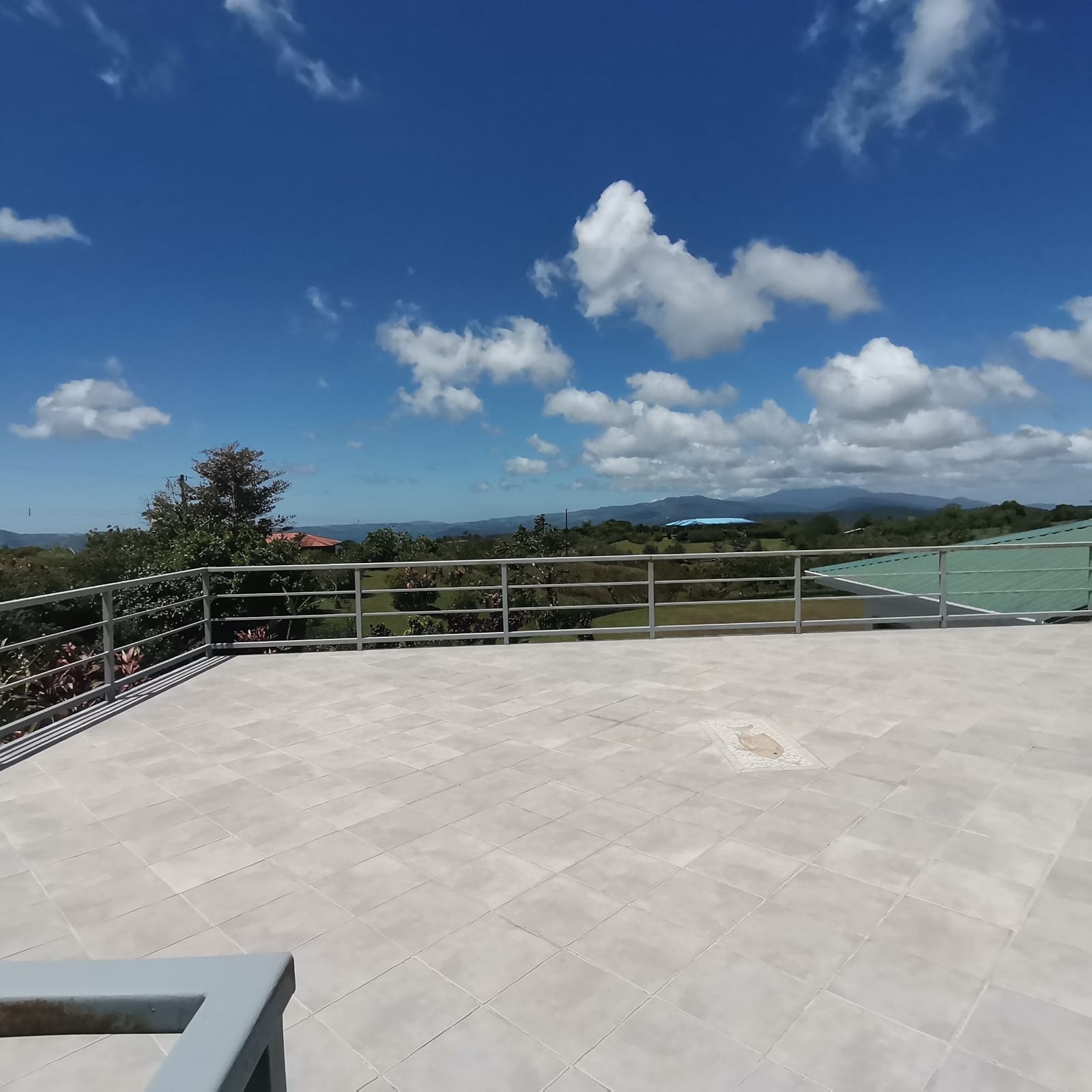 Beautiful, 3 bedroom, 3.5 bathroom, Mountain Top Home in Gated Community photo 8