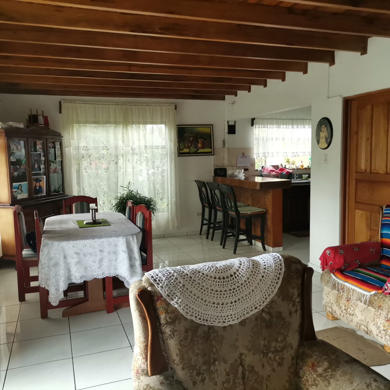 Lovely 2  Story Home + 2 Rental Cabins near Downtown Nuevo Arenal photo 7
