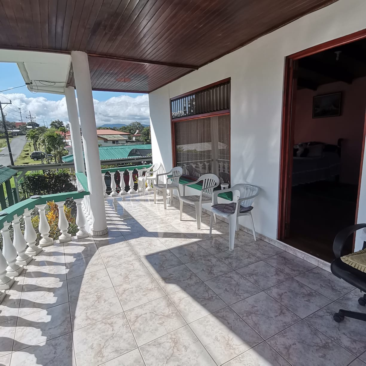 Lovely 2  Story Home + 2 Rental Cabins near Downtown Nuevo Arenal photo 23