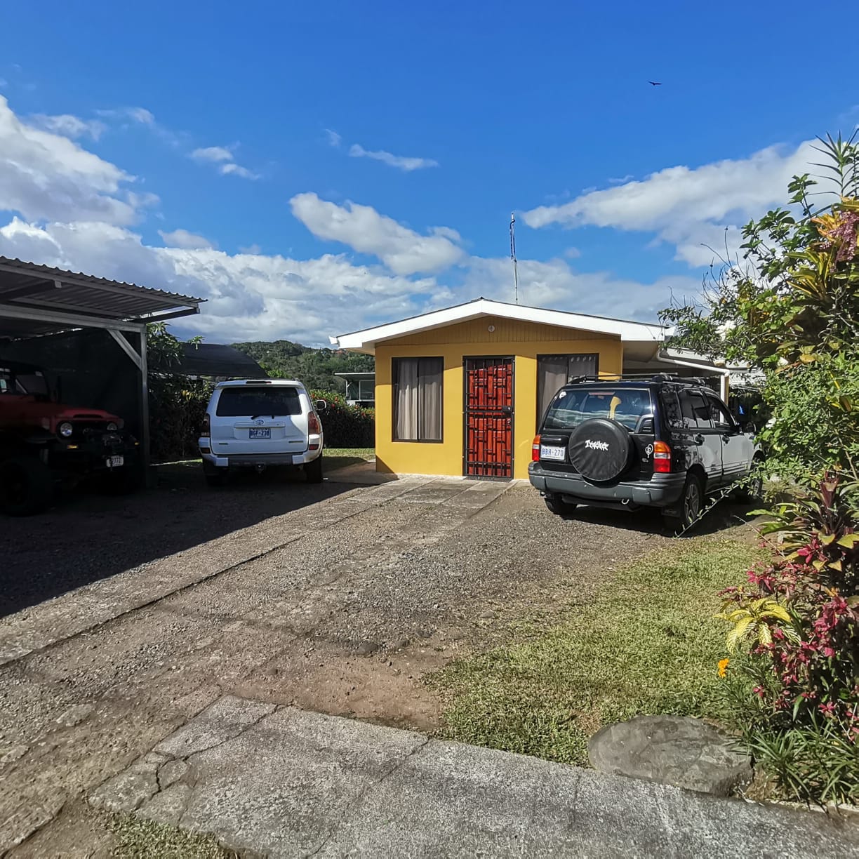Lovely 2  Story Home + 2 Rental Cabins near Downtown Nuevo Arenal photo 24
