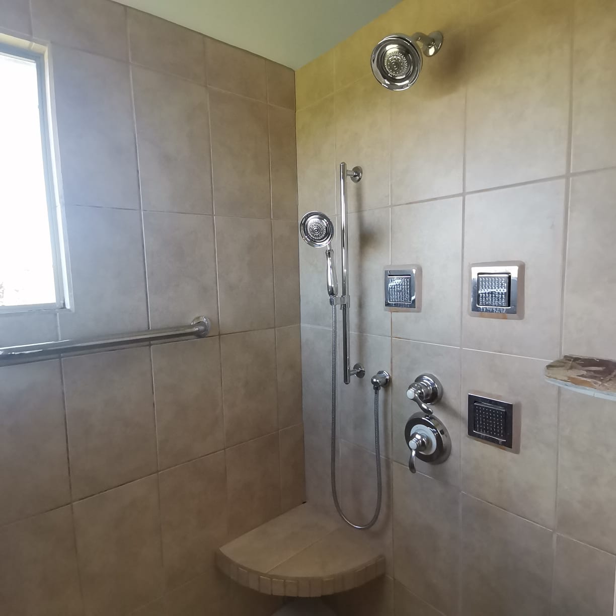 Beautiful, 3 bedroom, 3.5 bathroom, Mountain Top Home in Gated Community photo 29