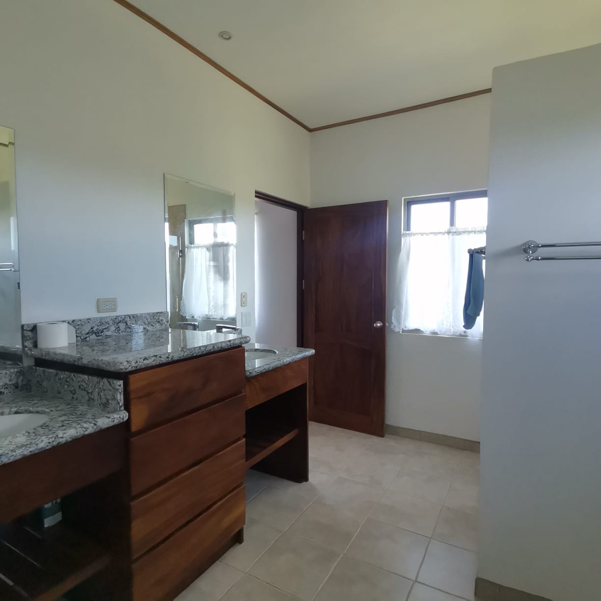 Beautiful, 3 bedroom, 3.5 bathroom, Mountain Top Home in Gated Community photo 33