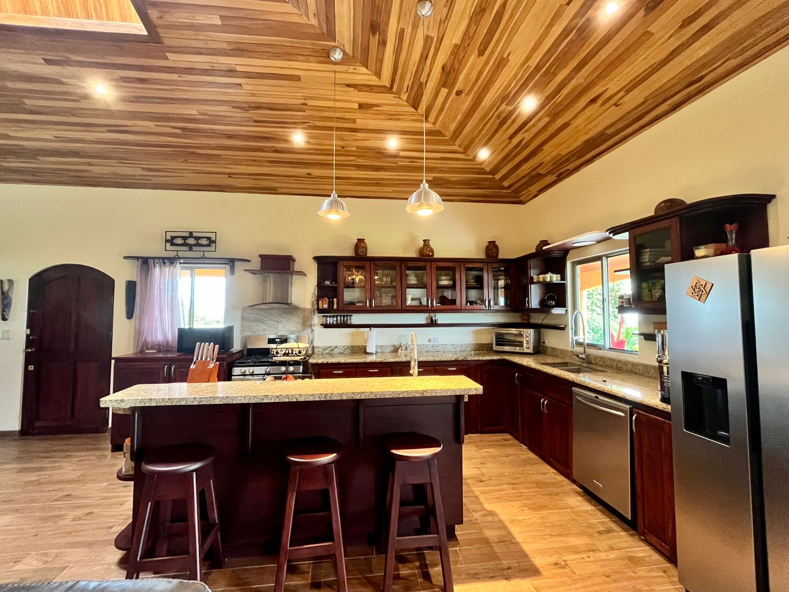 Mountain Top, Solar Powered, 3 bedroom Home in Nuevo Arenal  photo 8