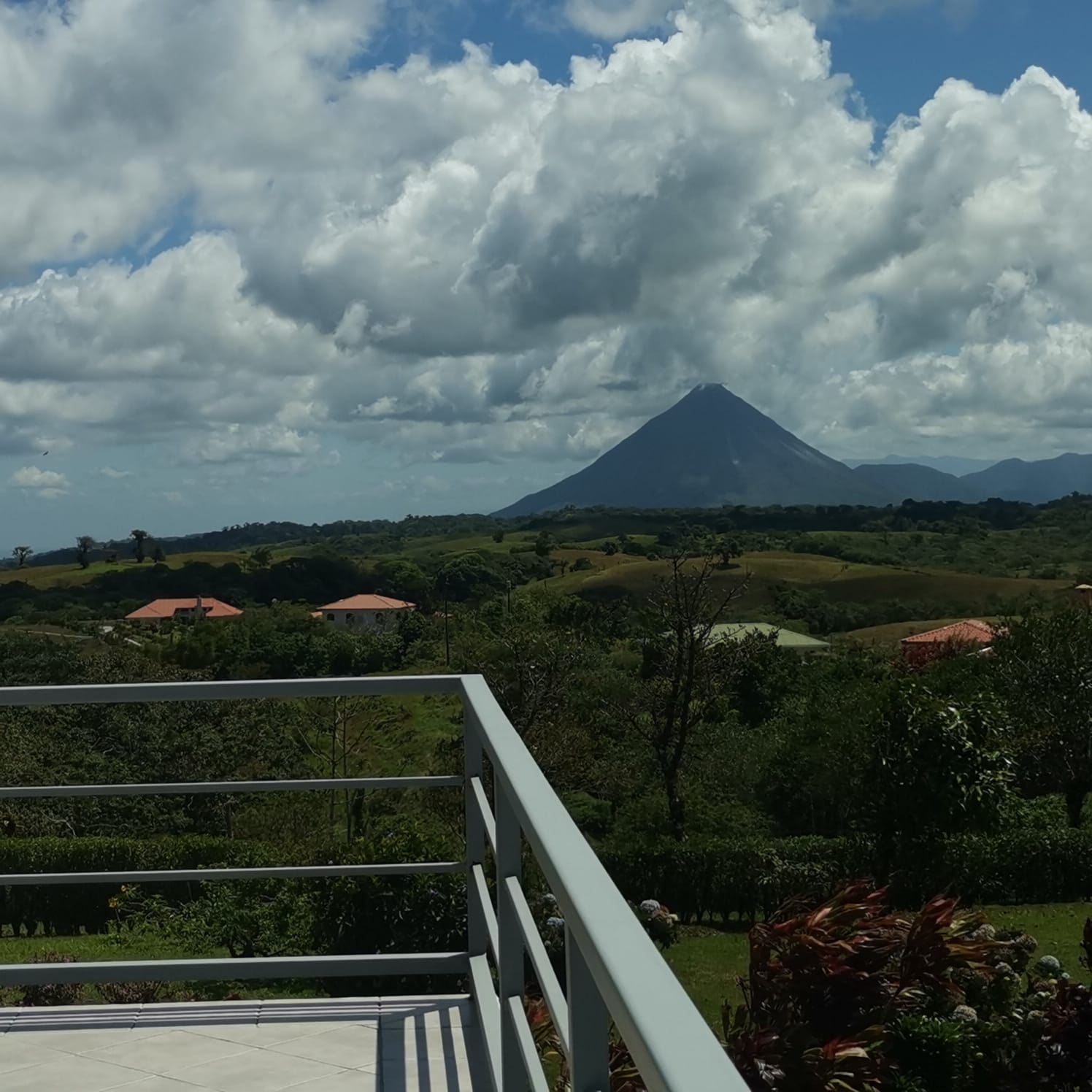 Beautiful, 3 bedroom, 3.5 bathroom, Mountain Top Home in Gated Community photo 9