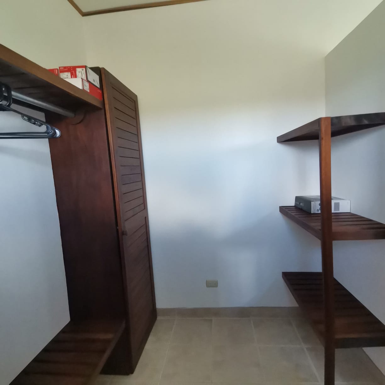 Beautiful, 3 bedroom, 3.5 bathroom, Mountain Top Home in Gated Community photo 32