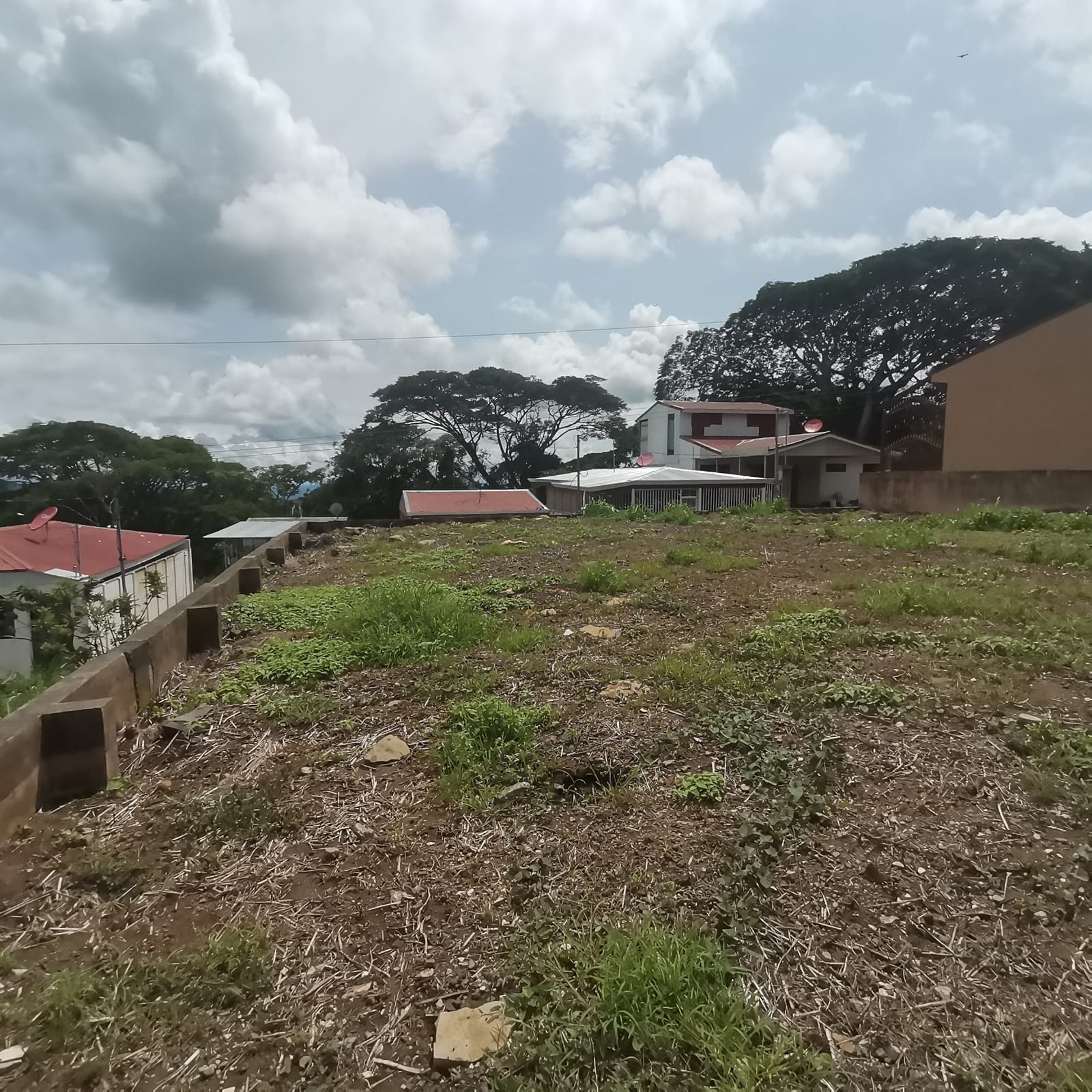 READY TO BUILD! 400 m2, Mountain and Jungle View Lot in Tilaran photo 6