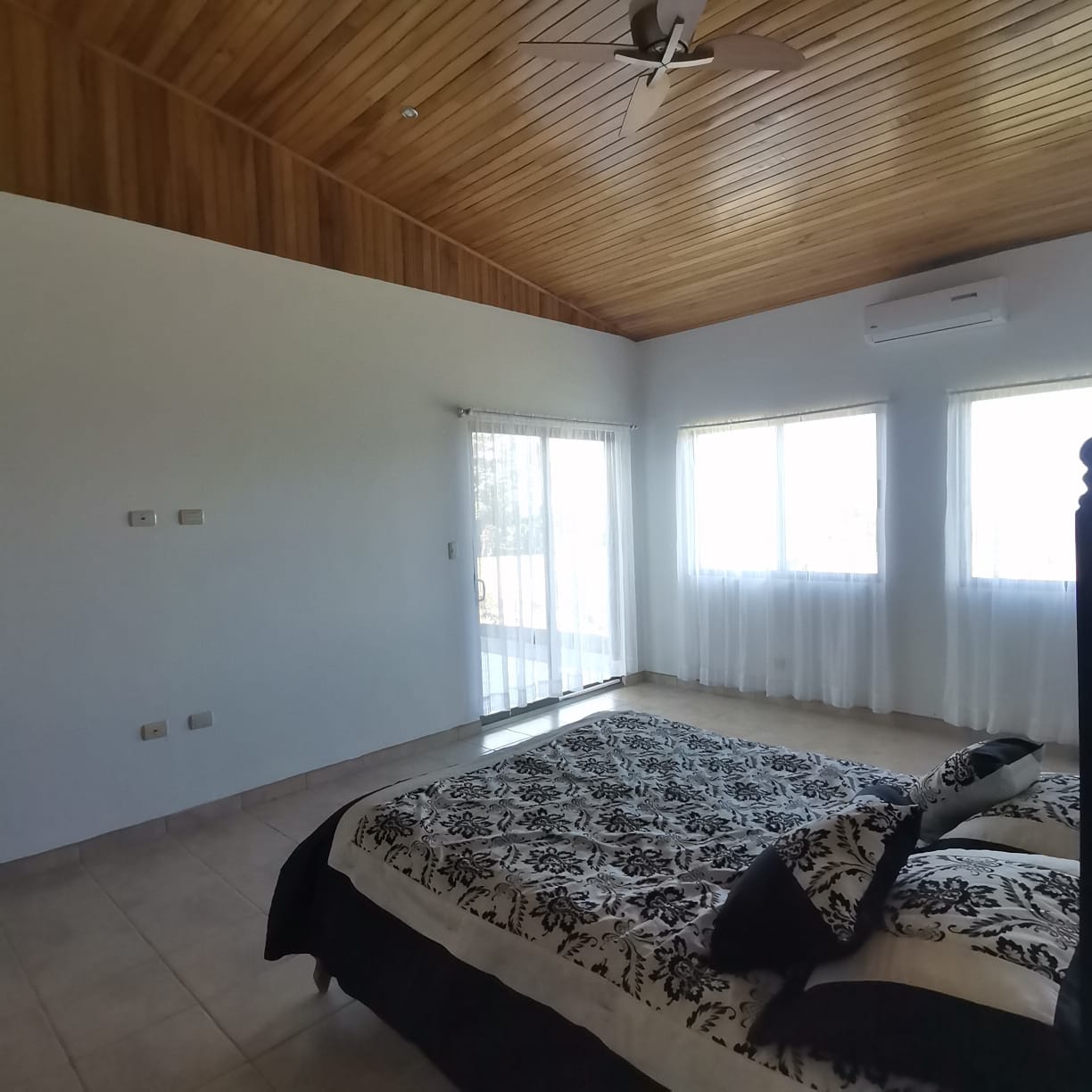 Beautiful, 3 bedroom, 3.5 bathroom, Mountain Top Home in Gated Community photo 53