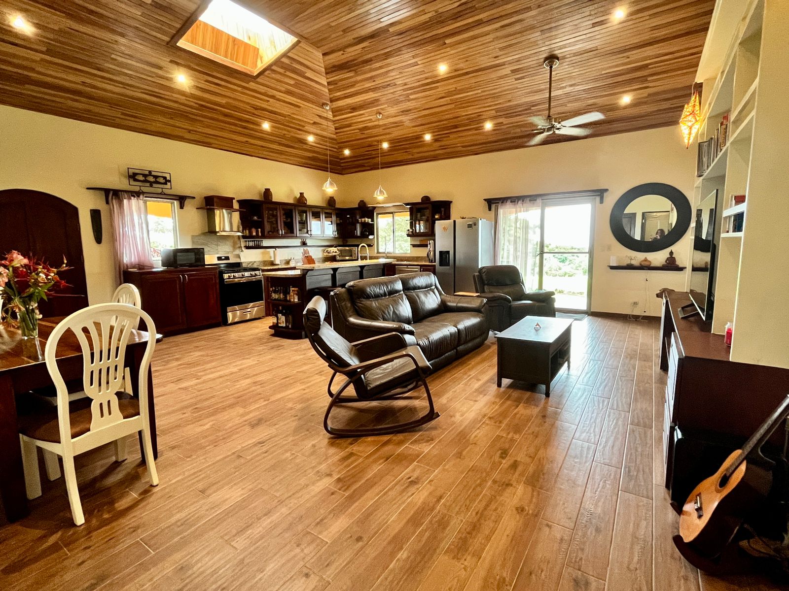 Mountain Top, Solar Powered, 3 bedroom Home in Nuevo Arenal  photo 11