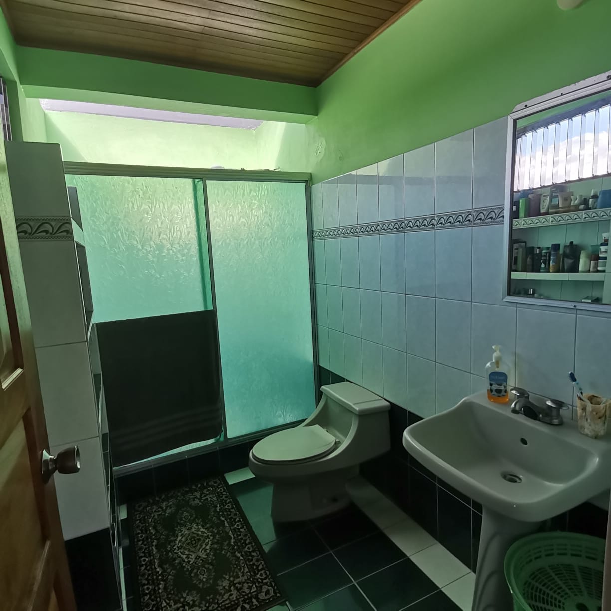 Lovely 2  Story Home + 2 Rental Cabins near Downtown Nuevo Arenal photo 20