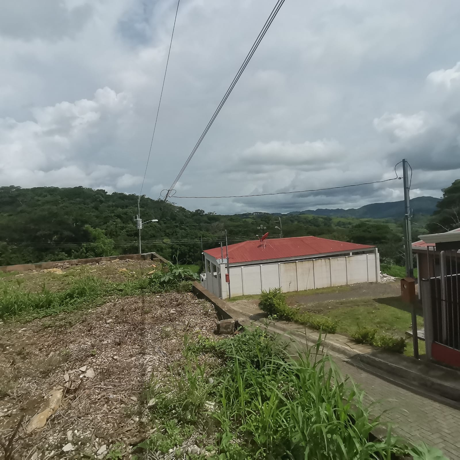 READY TO BUILD! 400 m2, Mountain and Jungle View Lot in Tilaran photo 9