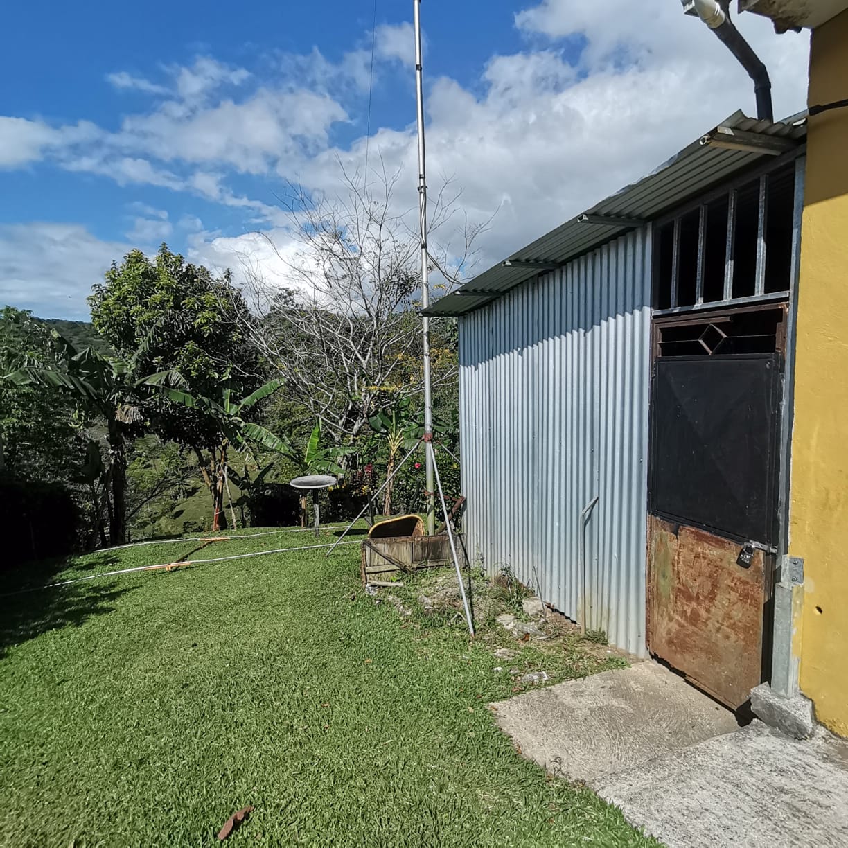 Lovely 2  Story Home + 2 Rental Cabins near Downtown Nuevo Arenal photo 30