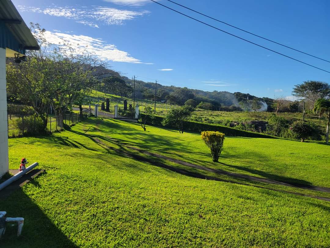 Fully Furnished, Upscale, 4 BD, 2.5 BA, Lake View Home – Parcelas de Quebrada Azul  photo 9