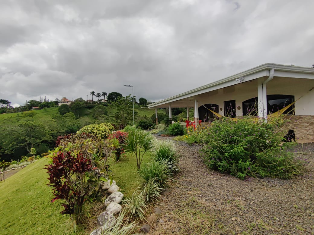 A Super Private, Furnished, LAKE FRONT,Property with Newer Tico House  photo 18