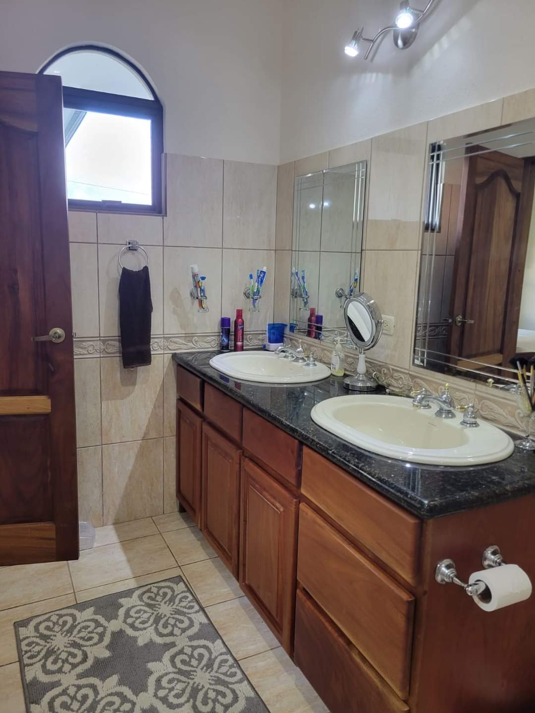 Fully Furnished, Upscale, 4 BD, 2.5 BA, Lake View Home – Parcelas de Quebrada Azul  photo 12