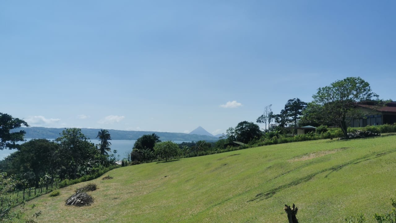 Magnificent, 1.2-acre, Lake View Lot Near Lake Arenal in Tronadora  photo 12