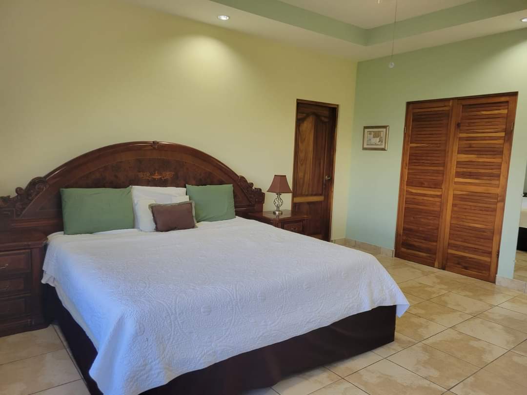 Fully Furnished, Upscale, 4 BD, 2.5 BA, Lake View Home – Parcelas de Quebrada Azul  photo 17