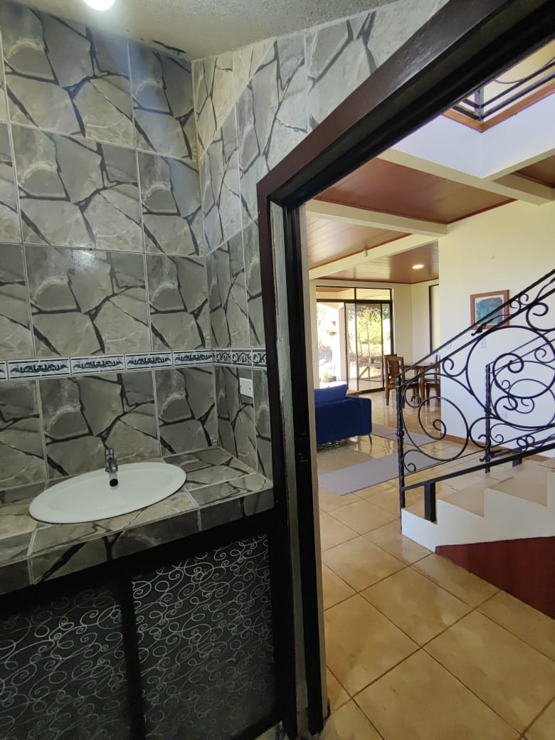 Gorgeous, 2 Story - 3 BD/2.5 BA Lake, Volcano and Mountain View House  photo 6