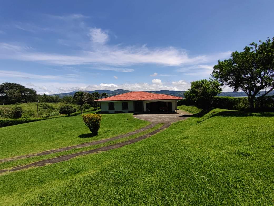 Fully Furnished, Upscale, 4 BD, 2.5 BA, Lake View Home – Parcelas de Quebrada Azul  photo 6