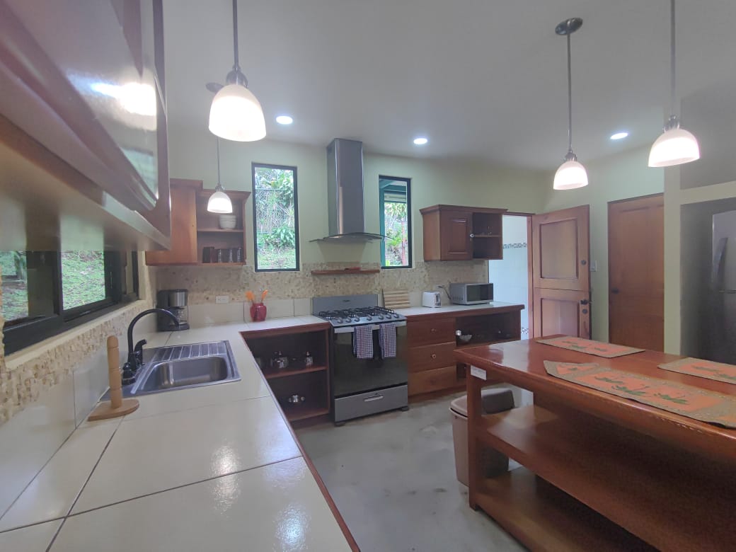 A Lovely, 2 Story, 2-bedroom, 2-bathroom Home Near Lake Arenal in Tronadora  photo 13