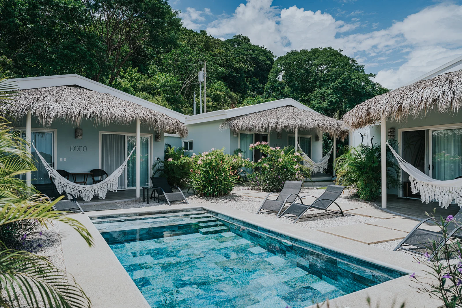 Samara Suits: A Tropical Masterpiece with Ocean View and 3 Lodges for Sale in Sámara photo 4