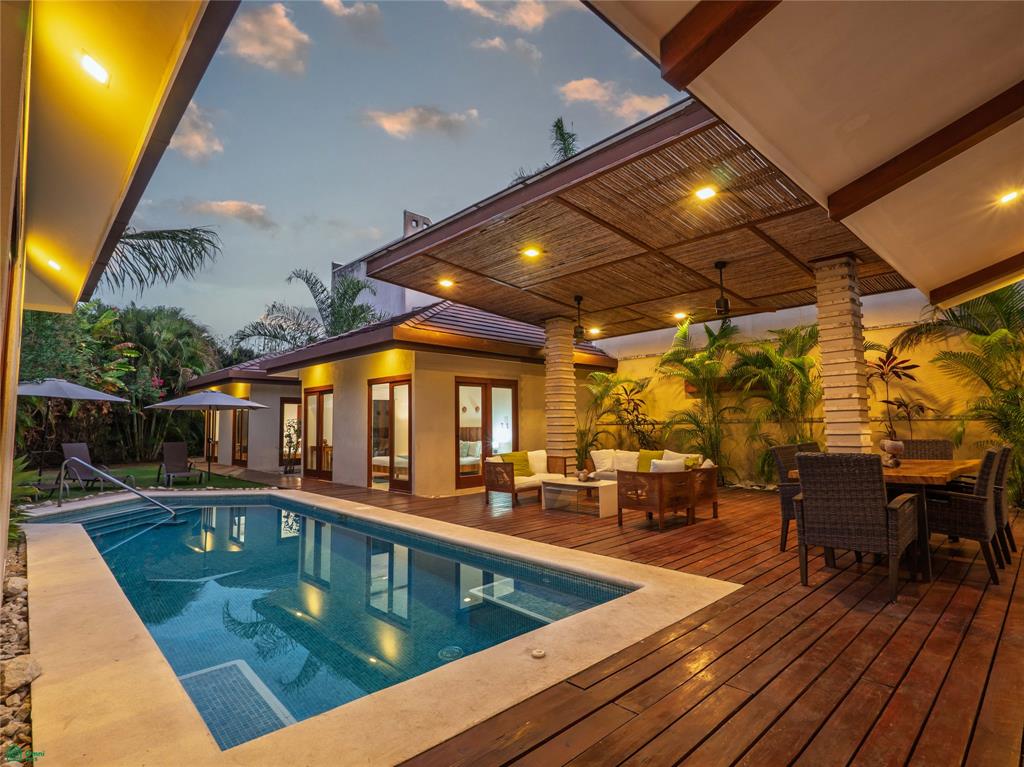 Tamarindo photo 1