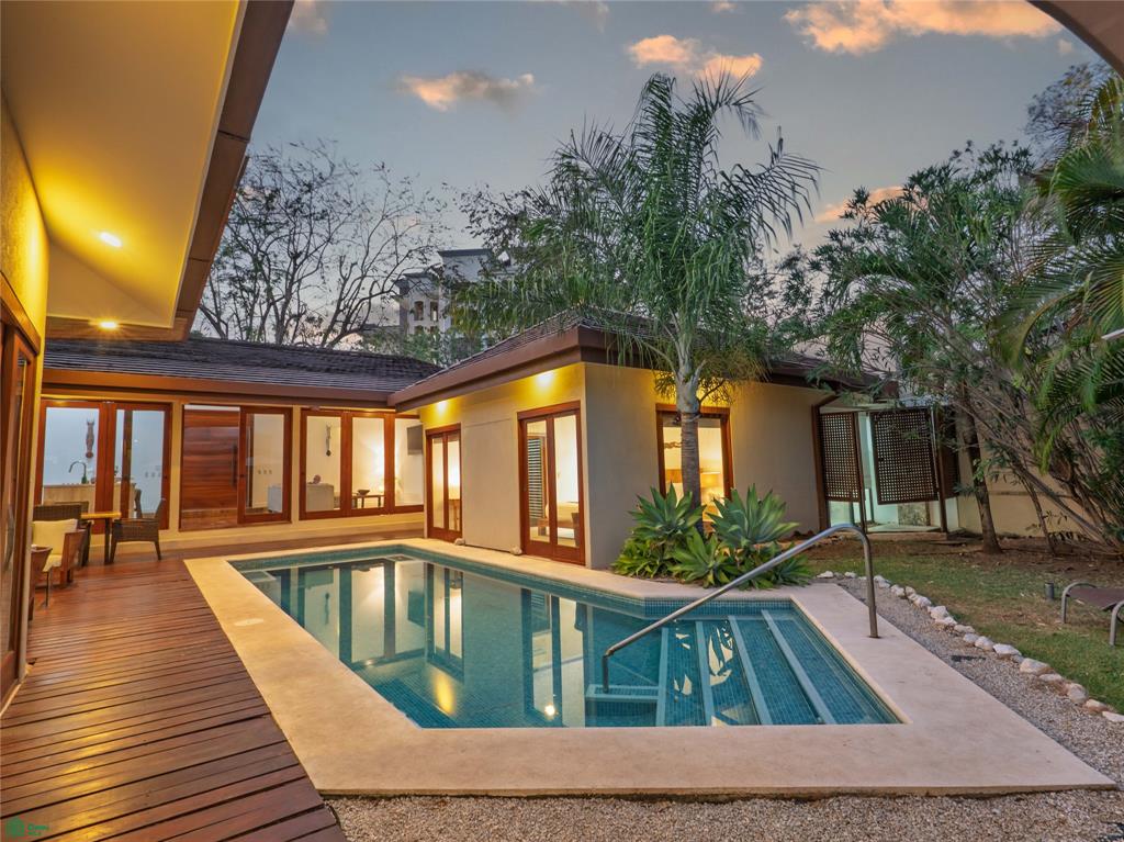 Tamarindo photo 2
