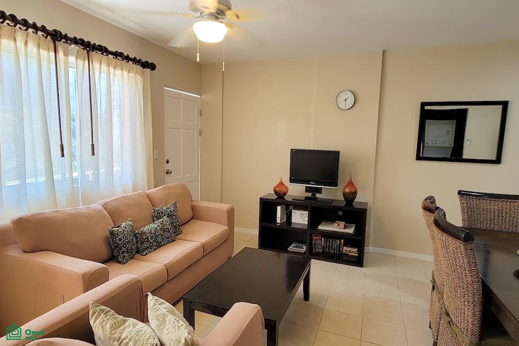 Spacious 2-Level Condo in Prime Location – Strong Rental Investment Opportunity photo 1