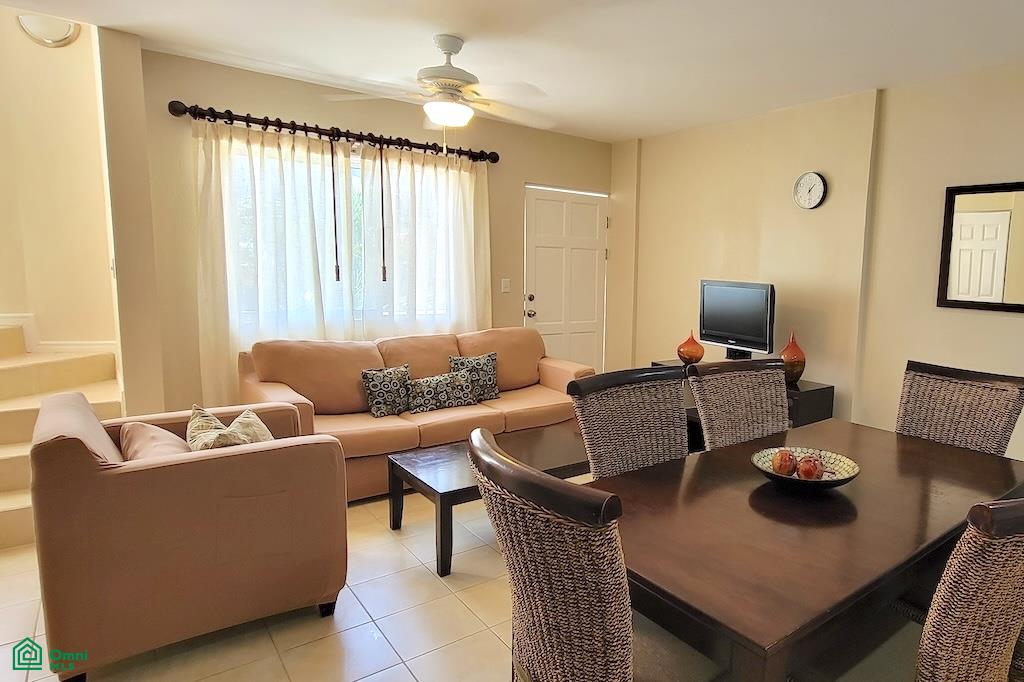 Spacious 2-Level Condo in Prime Location – Strong Rental Investment Opportunity photo 2