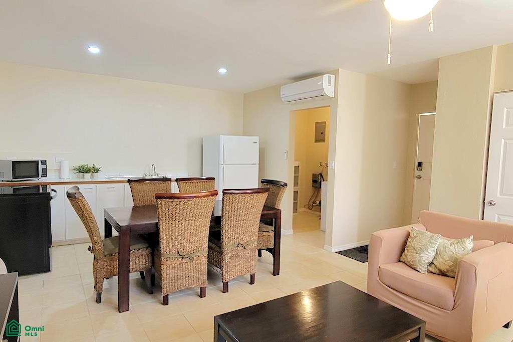 Spacious 2-Level Condo in Prime Location – Strong Rental Investment Opportunity photo 5