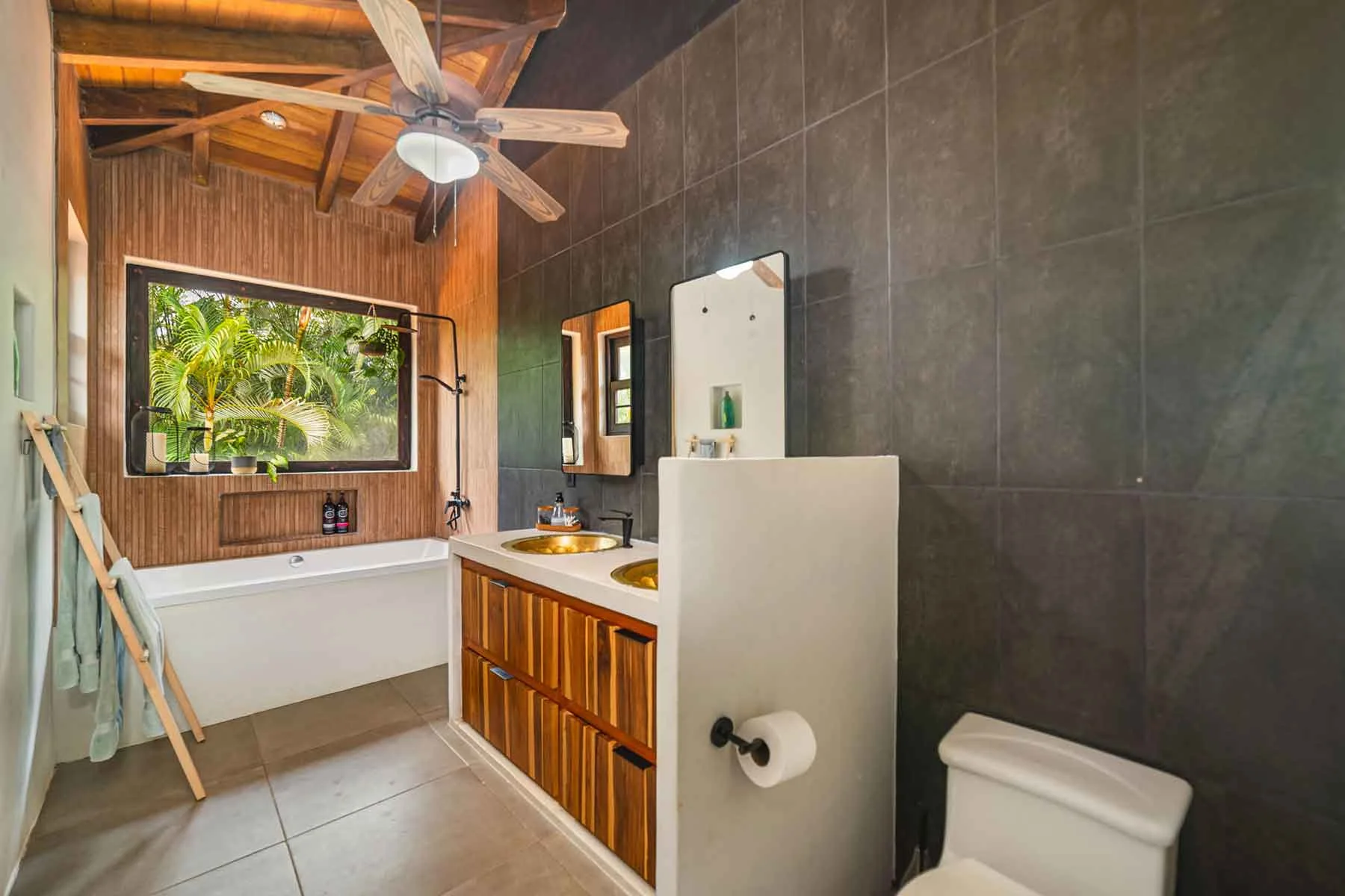 Villa Meridiana: A Private Off-Grid Oceanview Sanctuary in the Hills of Guanacaste photo 16