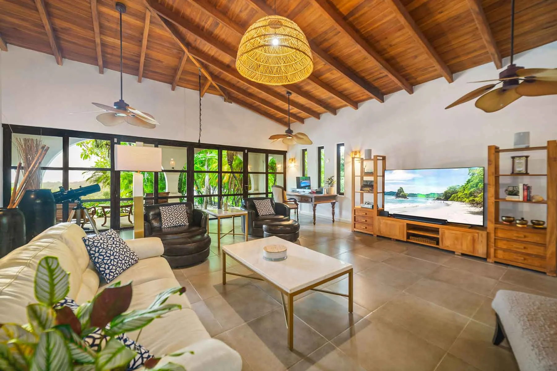 Villa Meridiana: A Private Off-Grid Oceanview Sanctuary in the Hills of Guanacaste photo 8