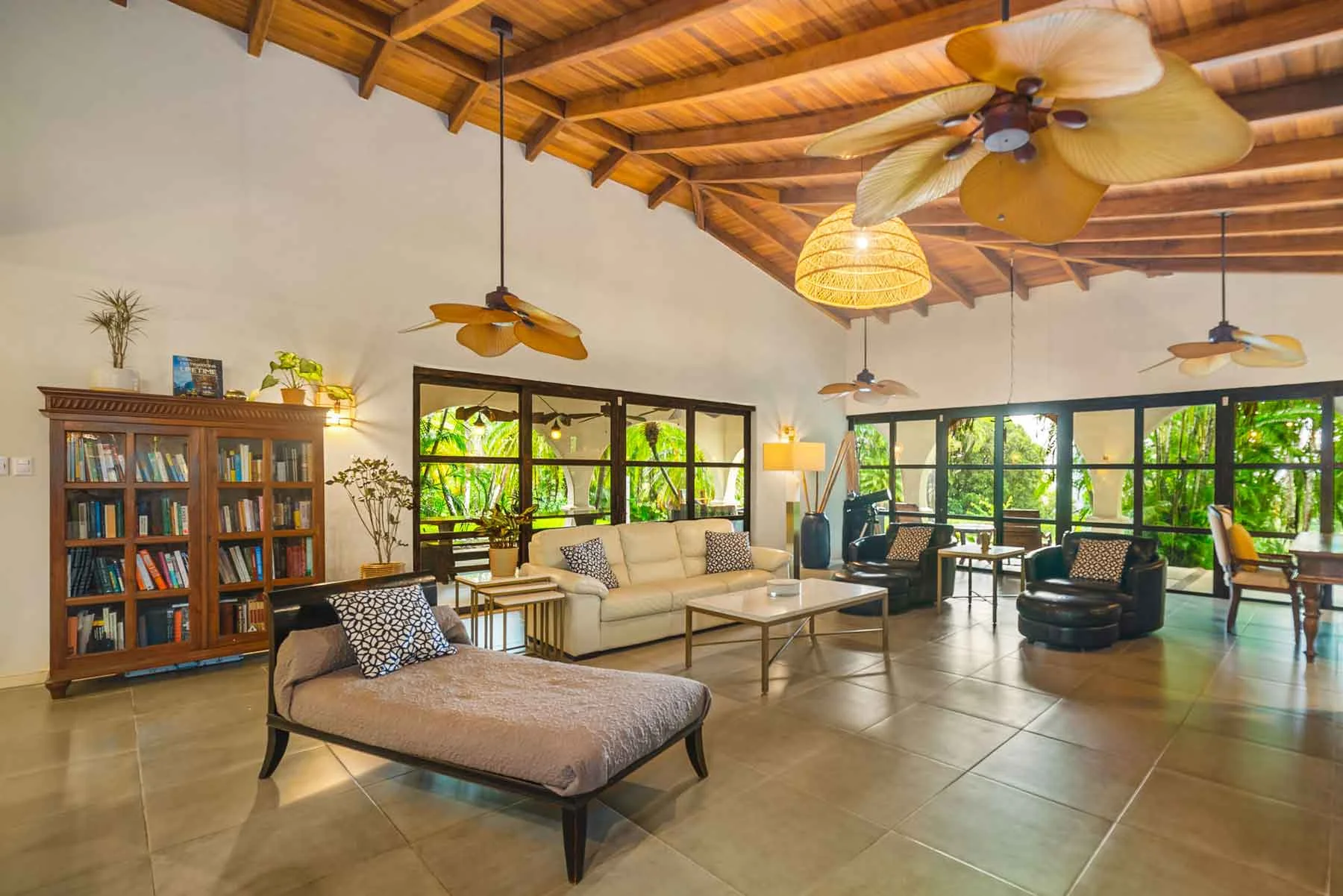 Villa Meridiana: A Private Off-Grid Oceanview Sanctuary in the Hills of Guanacaste photo 9