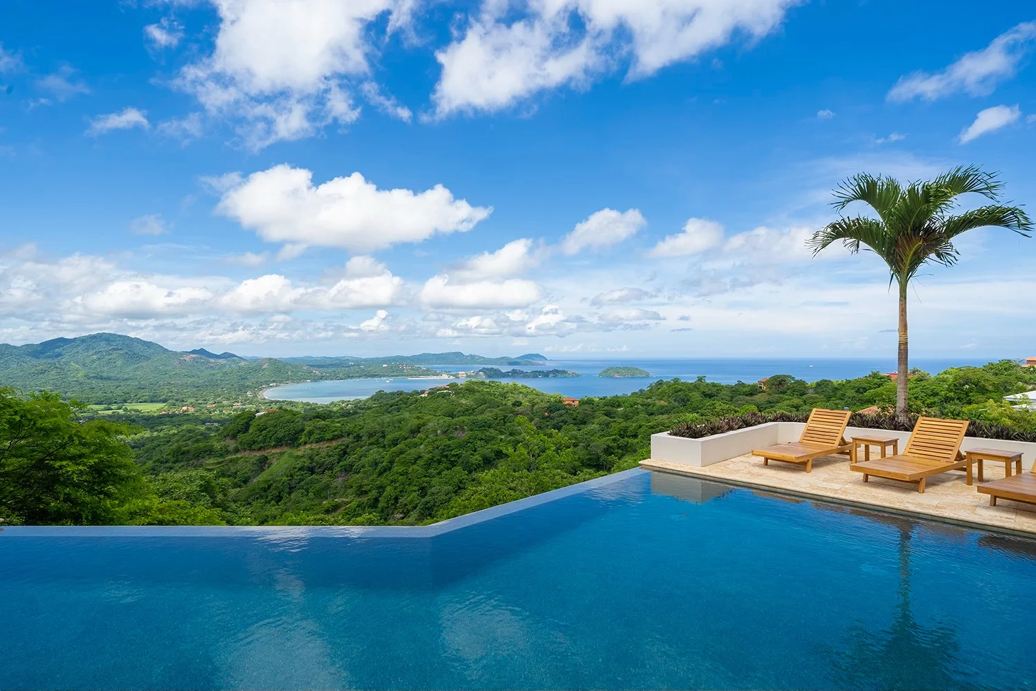 Villa Vista Pacifico: Luxury Ocean-View Estate in Pacific Heights photo 21