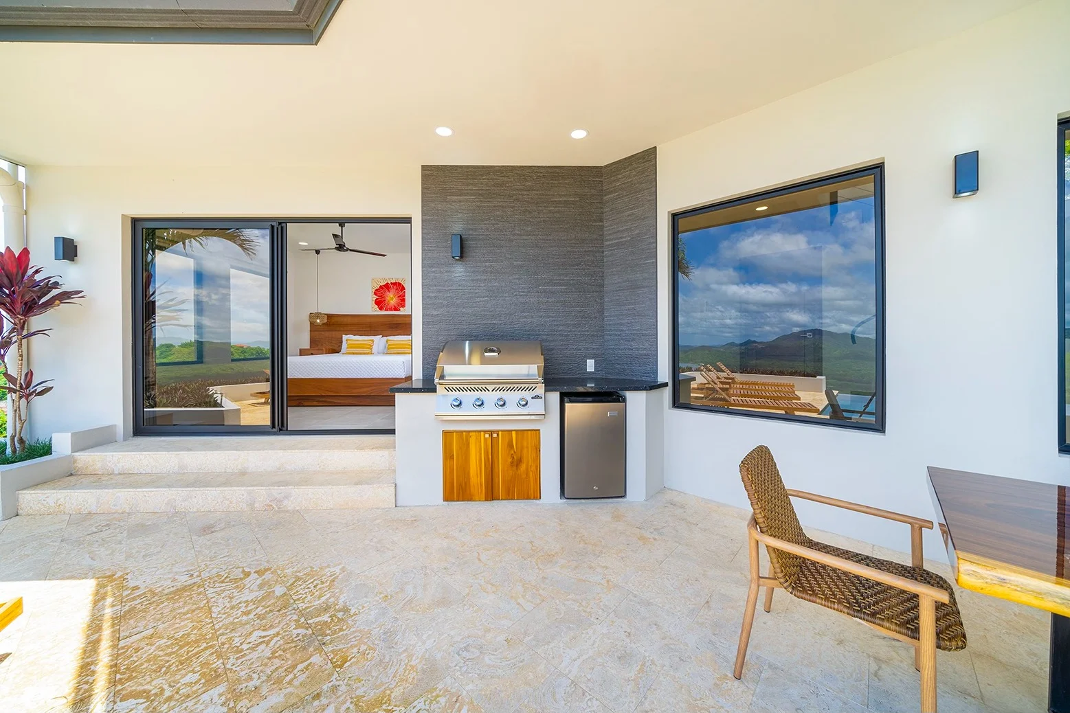 Villa Vista Pacifico: Luxury Ocean-View Estate in Pacific Heights photo 18