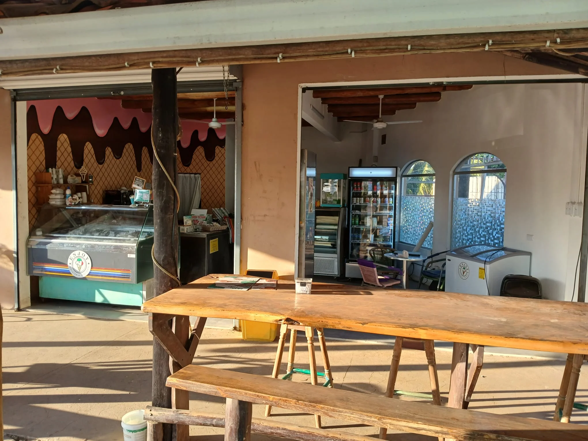 Turnkey Ice Cream & Snack Shop Business for Sale in Huacas – A Local Favorite for Over 17 Years! photo 9