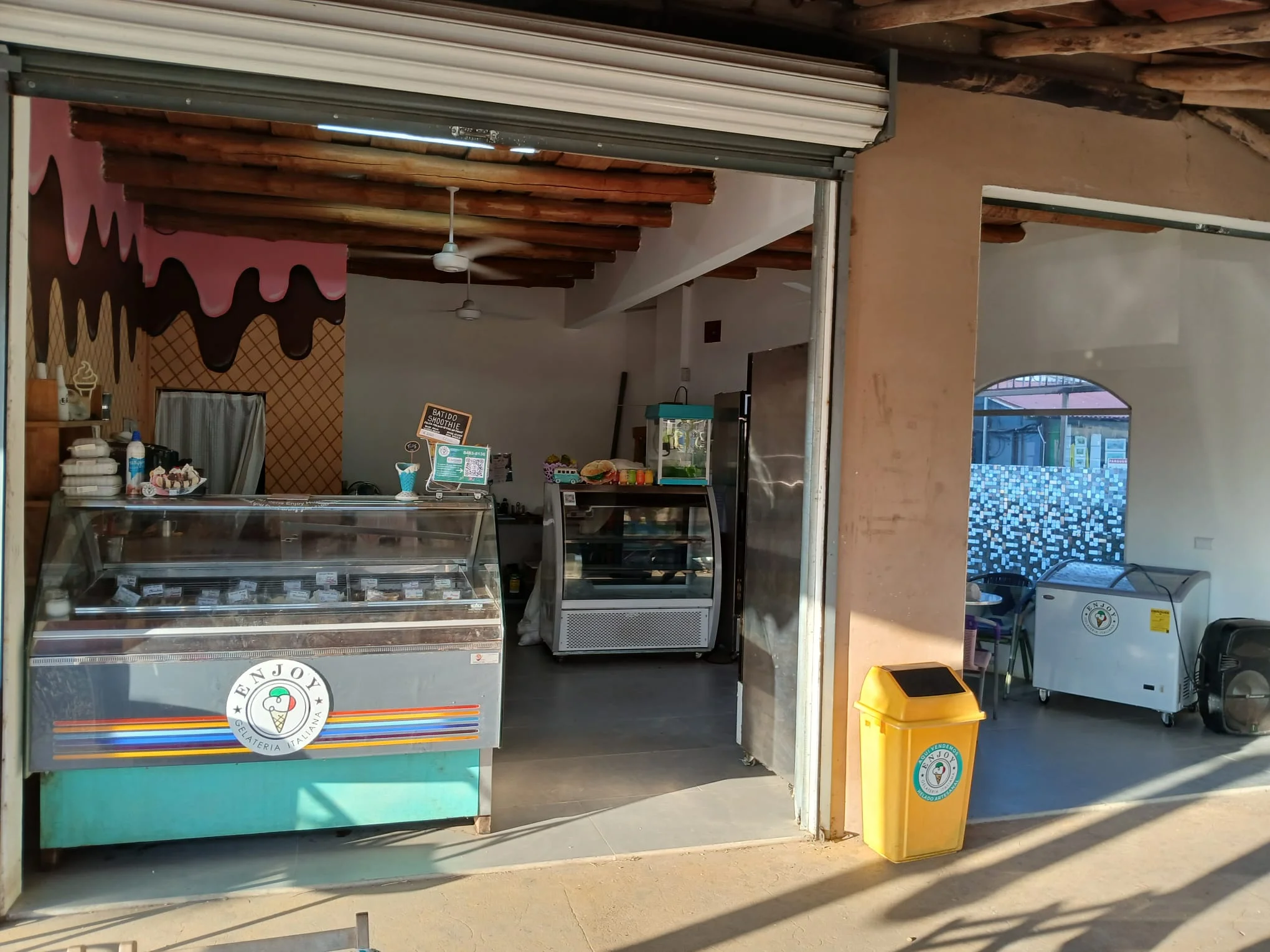 Turnkey Ice Cream & Snack Shop Business for Sale in Huacas – A Local Favorite for Over 17 Years! photo 10