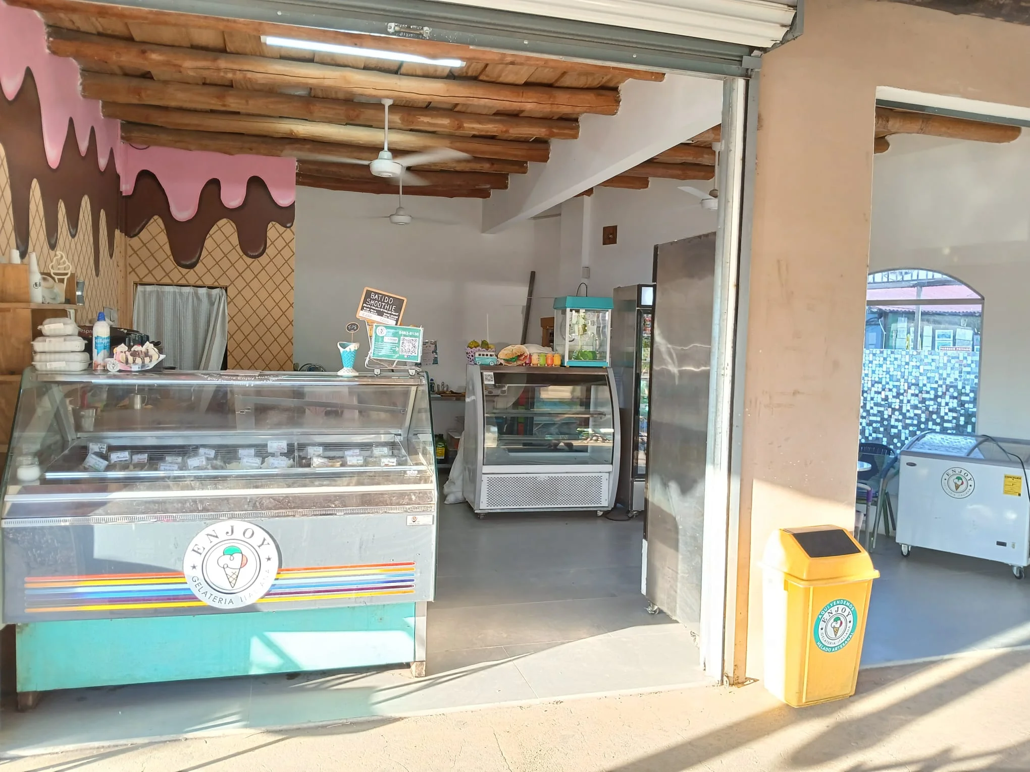 Turnkey Ice Cream & Snack Shop Business for Sale in Huacas – A Local Favorite for Over 17 Years! photo 11