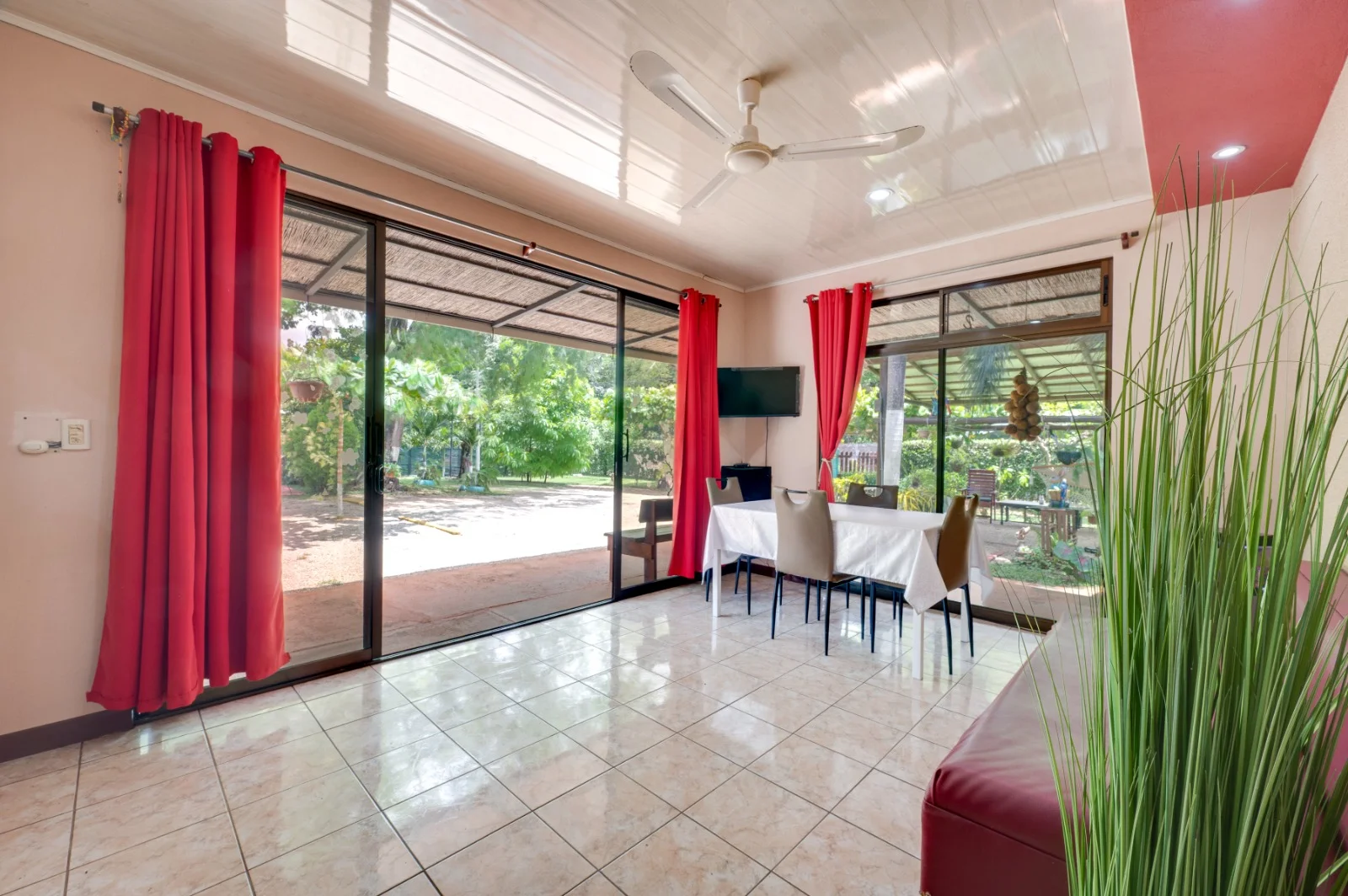 Tamarit House: Elegant Tropical Estate with Proven Rental Income in Villareal, Guanacaste photo 12