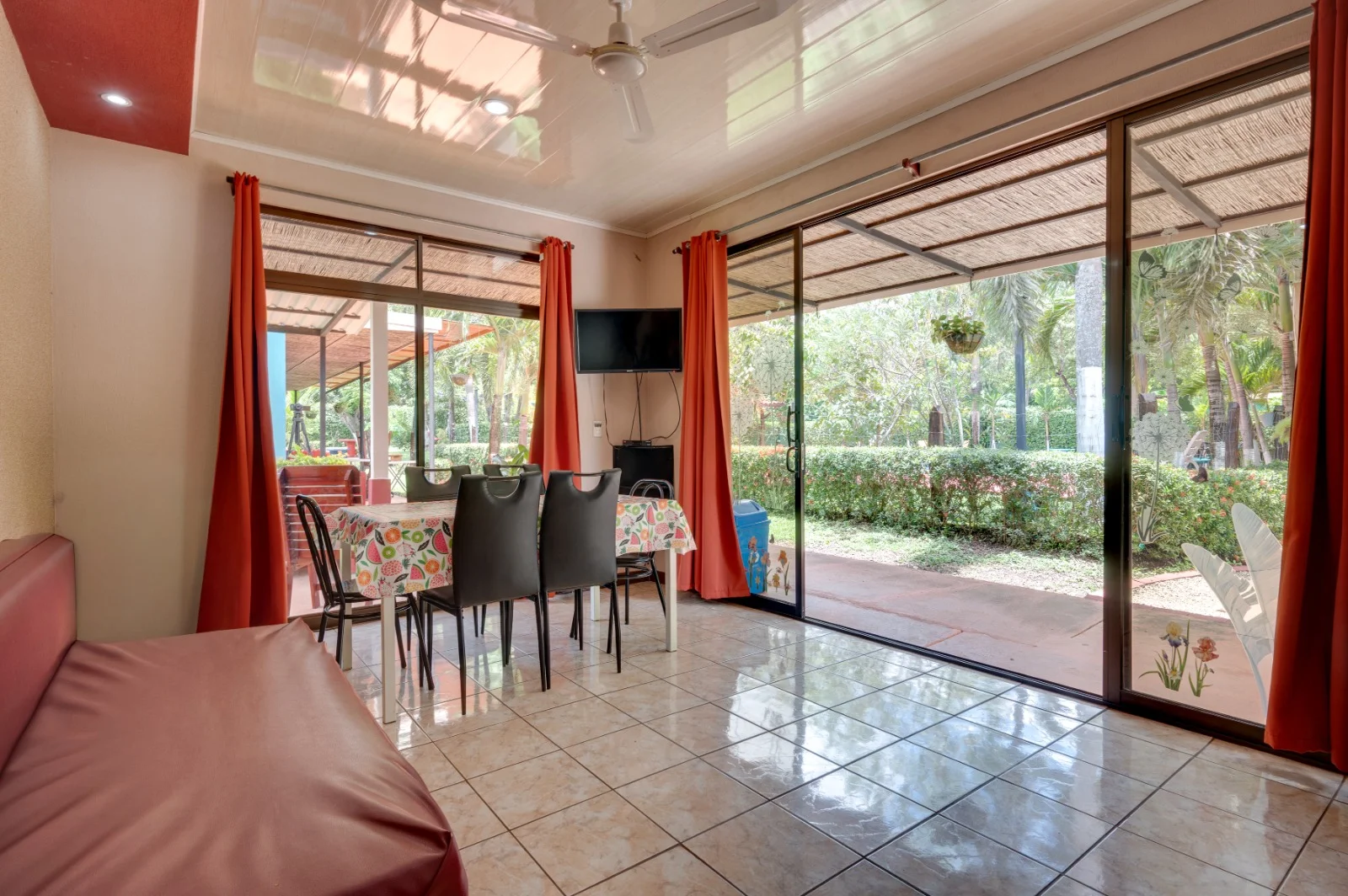 Tamarit House: Elegant Tropical Estate with Proven Rental Income in Villareal, Guanacaste photo 13