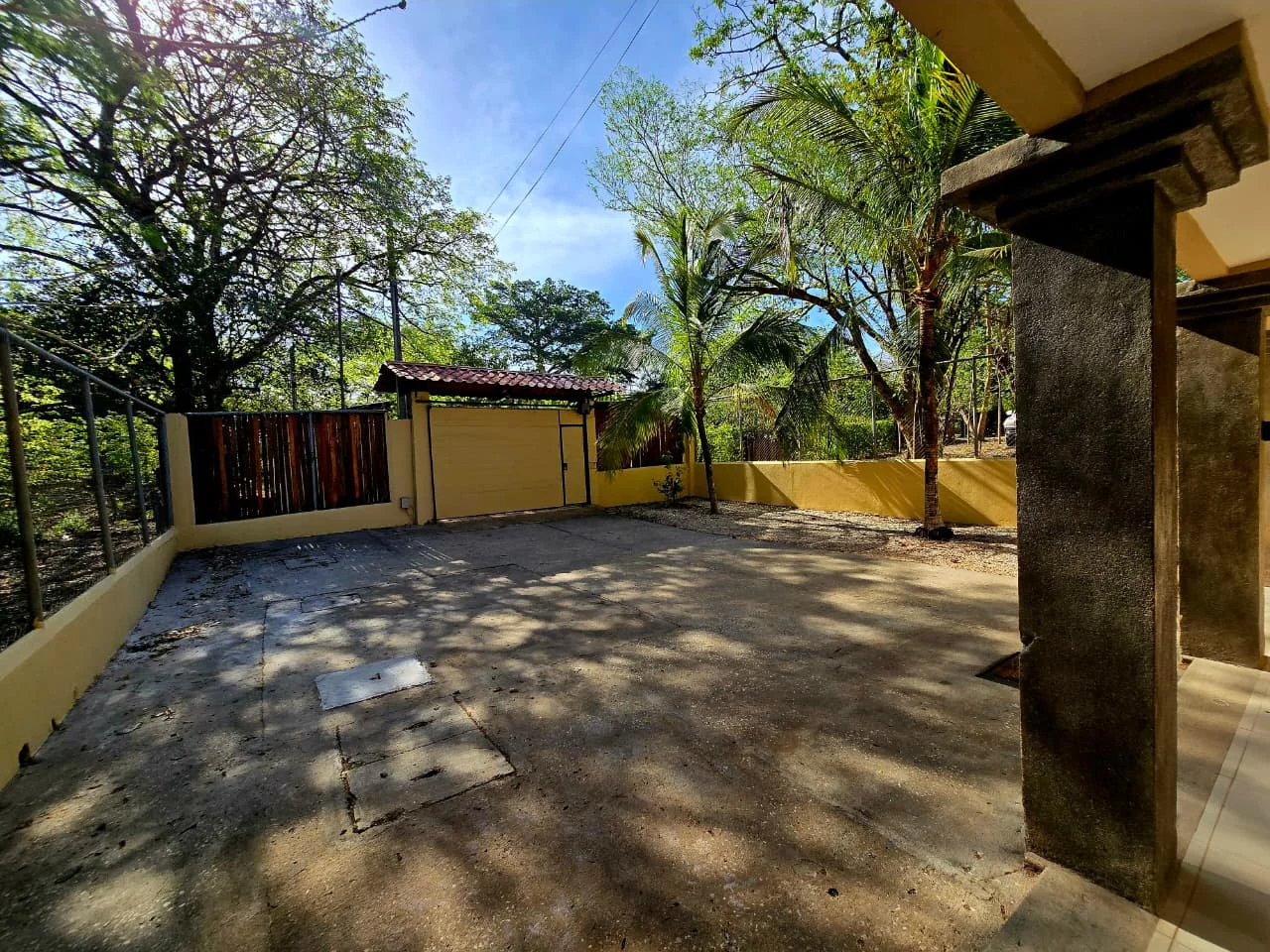 Spacious Tropical Retreat for Rent Near Playa Avellanas | 6-Bedroom Home in San José de Pinilla photo 3