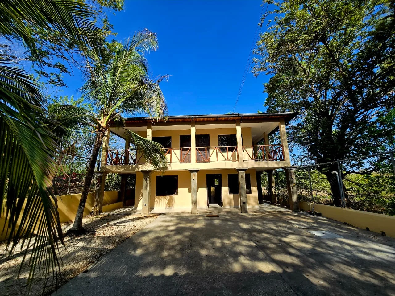 Spacious Tropical Retreat for Rent Near Playa Avellanas | 6-Bedroom Home in San José de Pinilla photo 2