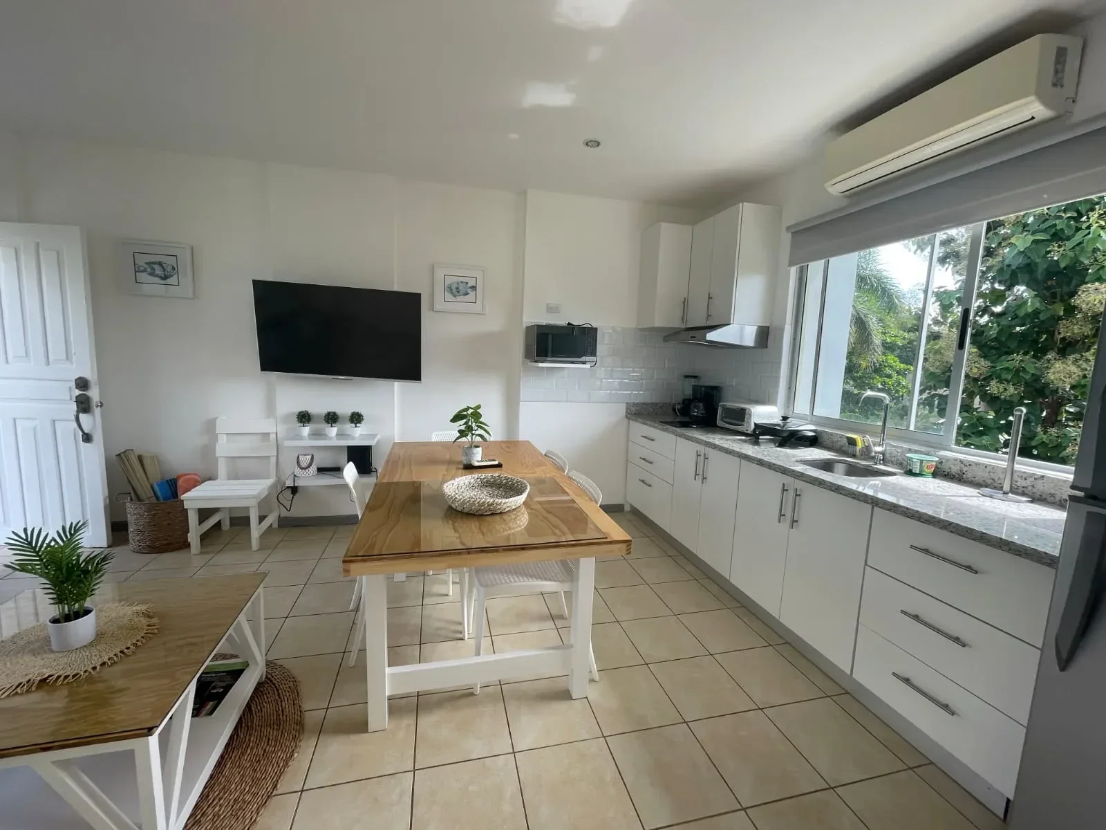 Villa Verde 2 #38: 2 bedroom condo walking distance to the beach in Tamarindo for rent