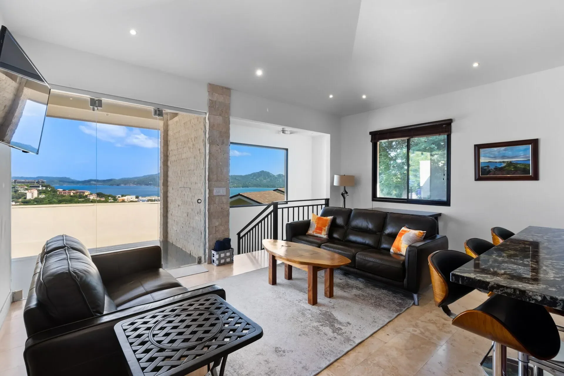 Casa Todo Bien & Guest: Luxury Ocean view house for sale