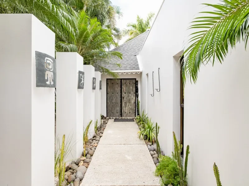 Modern and spacious 3 bedroom villa on a large size lot located near Tamarindo photo 12