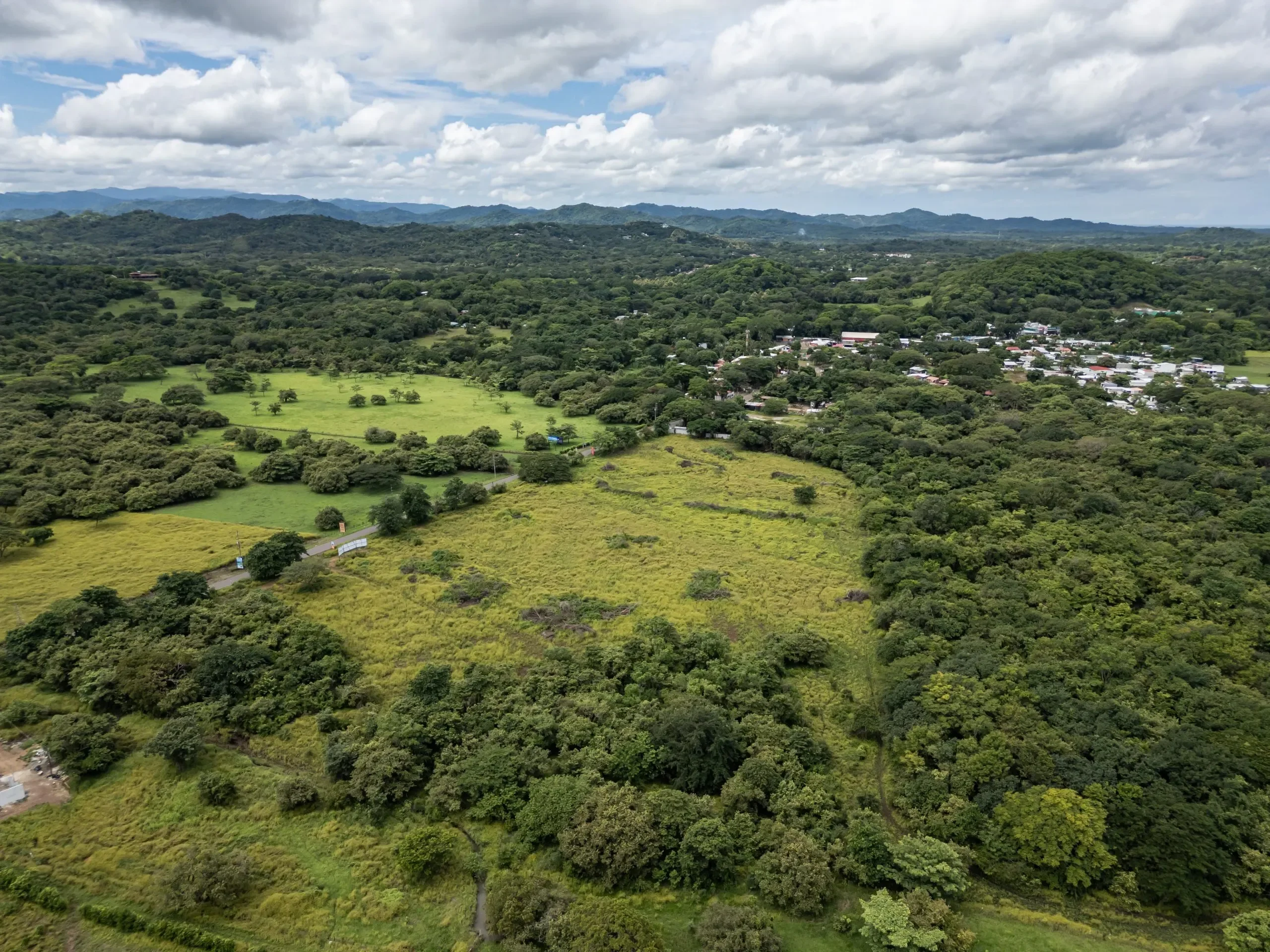 Prime Mixed-Use Lot 1 HA or 5000m2 Development Opportunity in Santa Rosa, Tamarindo