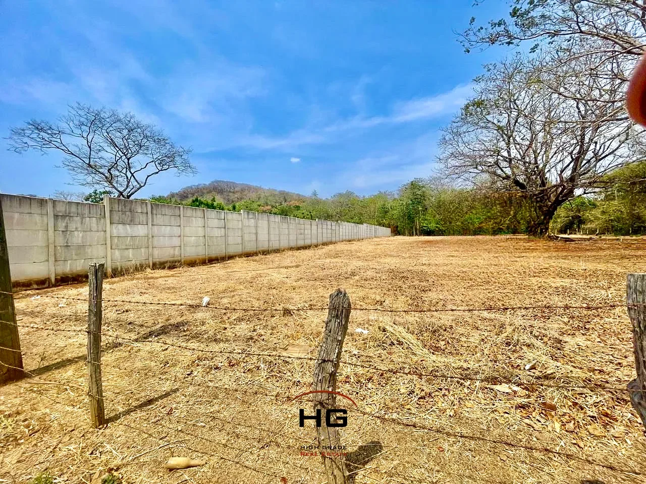 Ready to build mixed use lot of 3561 m2 in Huacas photo 9