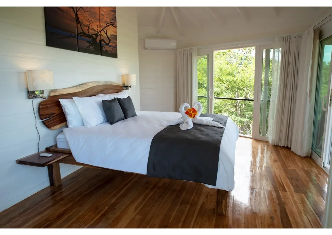 stunning-hotel-resort-near-playa-avellanas