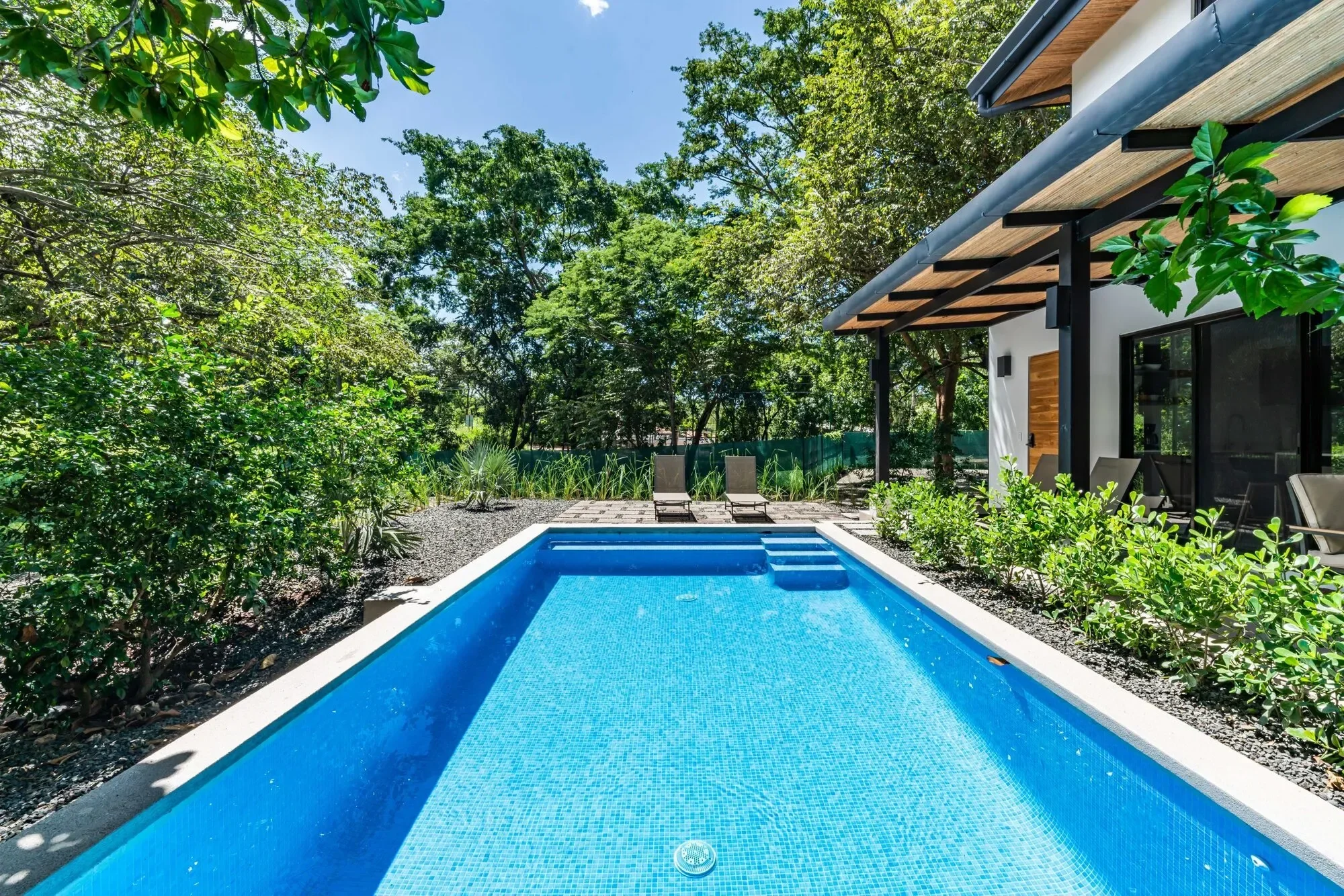 the-shaka-house-3-bedroom-villa-with-pool-near-the-beach-in-playa-grande